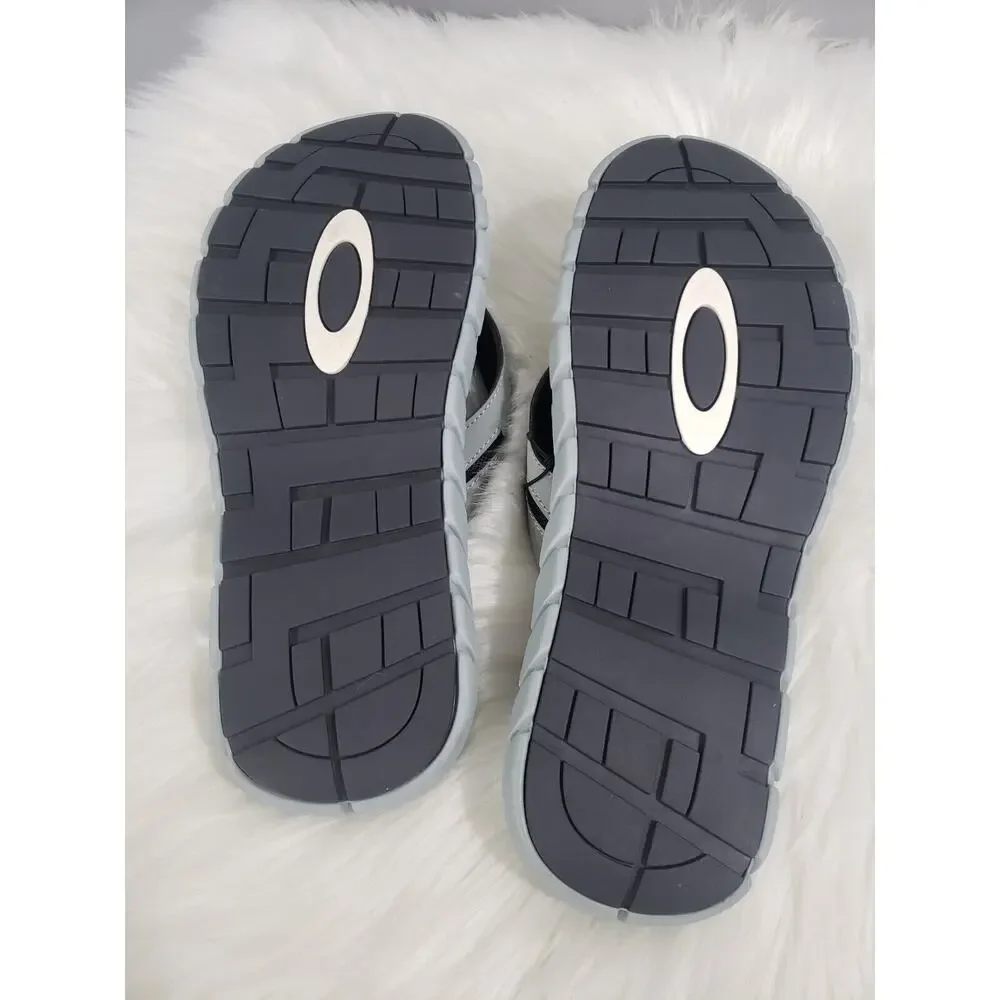 NEW WITH TAGS Oakley Sz 7 Operative Sandals 2.0 Grey 13477-22Y‎ Flip Flop Slides